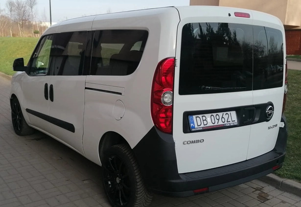 Opel Combo cena 25900 przebieg: 300000, rok produkcji 2013 z Wałbrzych małe 596